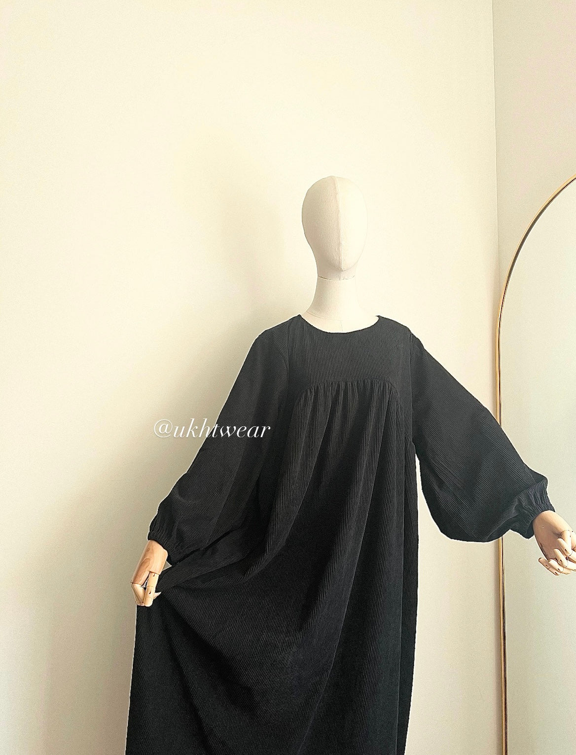 Winter Abaya - Balloon Sleeve